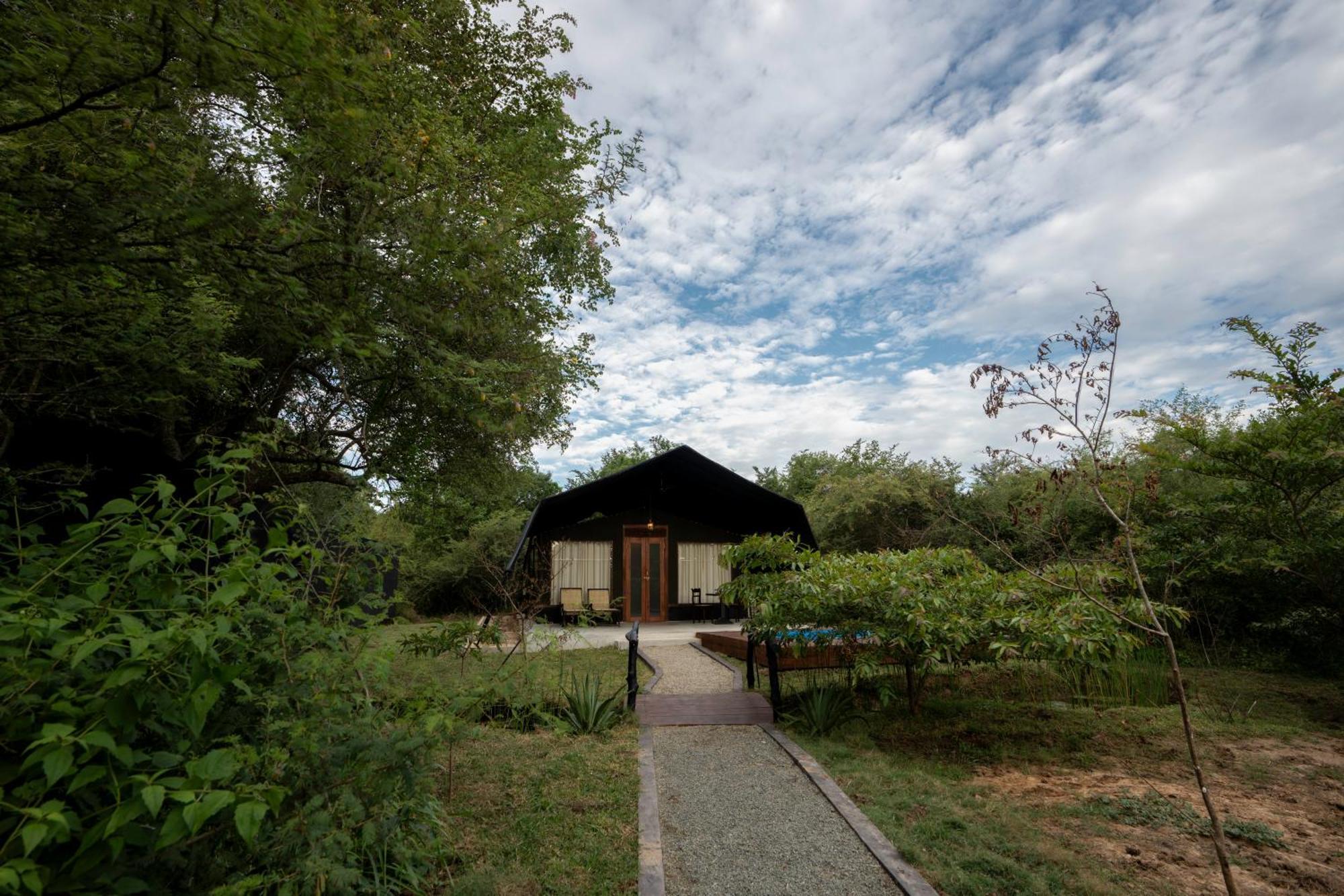 Leopard Trails Wilpattu Hotel Exterior photo